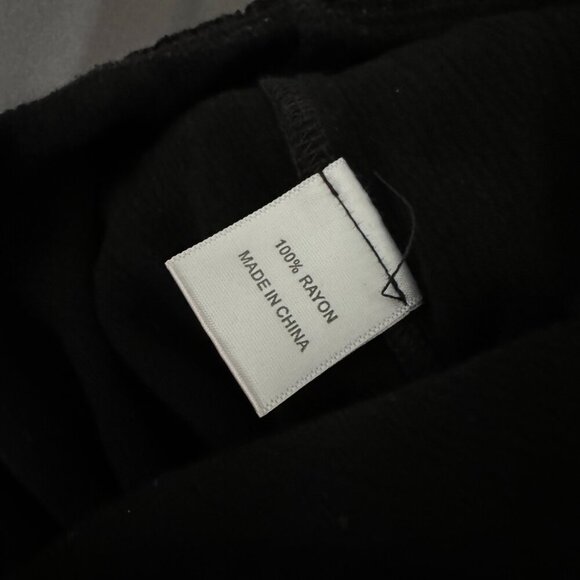 Kendall & Kylie | EUC Black Floral Embroidered Short Sleeve V-Neck Romper Small - Picture 9 of 10